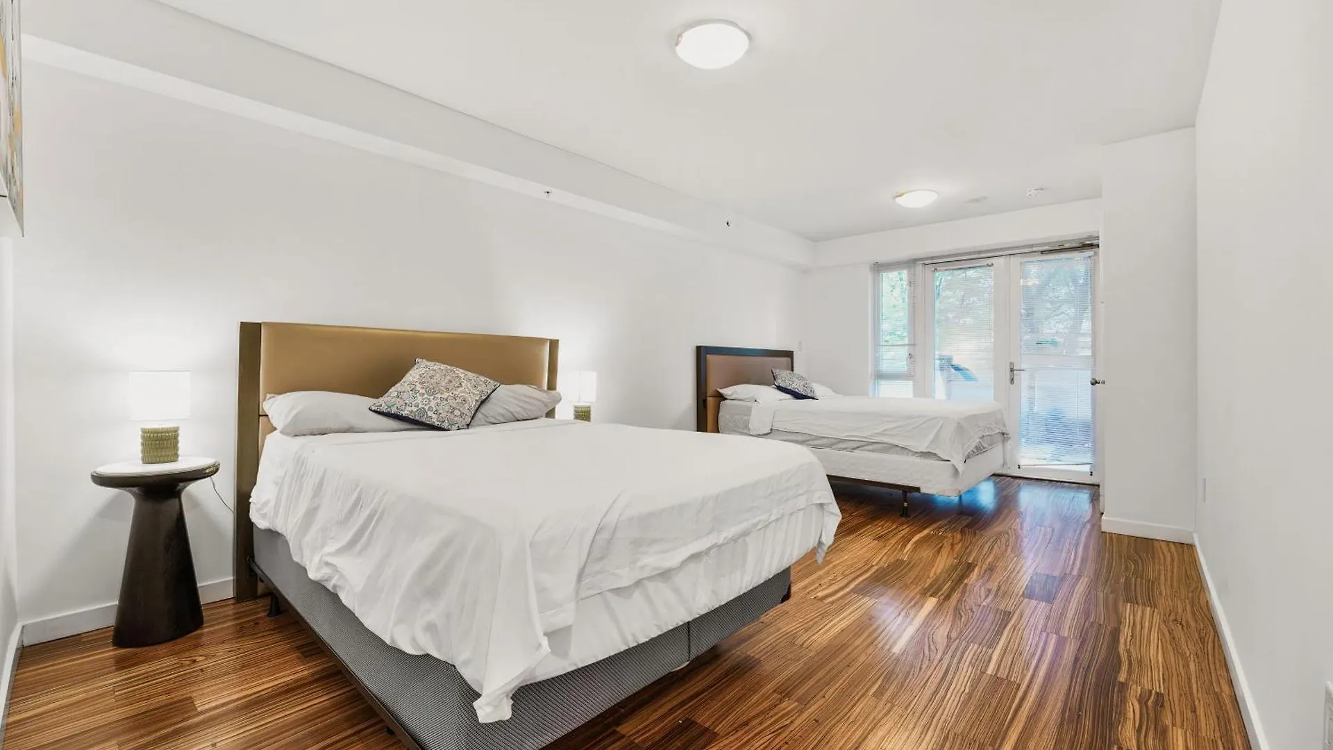 Apartamento New Listing! Stellar 2 Bedroom Duplex In The Heart Of Downtown With Fireplace Vancouver